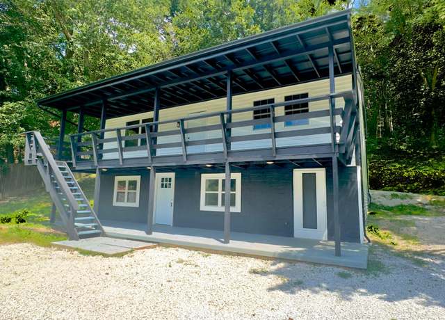 Property at 284 Blue Valley Rd SE, Lancaster, OH 43130, 4 beds, 2 baths