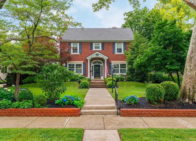 Property at 2356 Sherwood Rd, Columbus, OH 43209, 4 beds, 2.5 baths