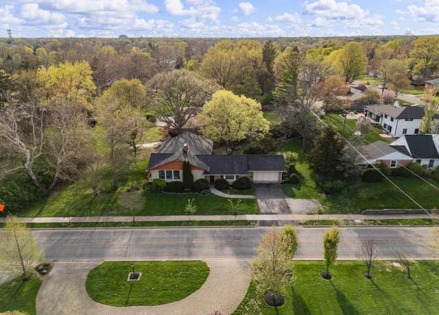 Property at 3751 Kioka Ave, Columbus, OH 43220, 4 beds, 3.5 baths
