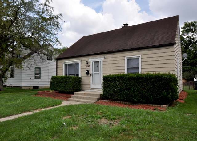 Property at 1097 Oakland Park Ave, Columbus, OH 43224, 3 beds, 1.5 baths