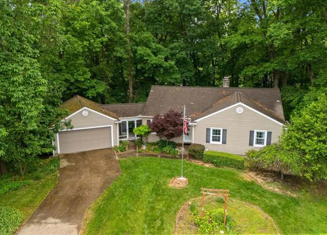 Property at 445 Hilltop Dr, Lancaster, OH 43130, 3 beds, 1.5 baths