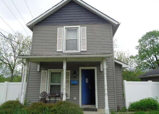 Property at 312 W William St, Delaware, OH 43015, 2 beds, 1.5 baths