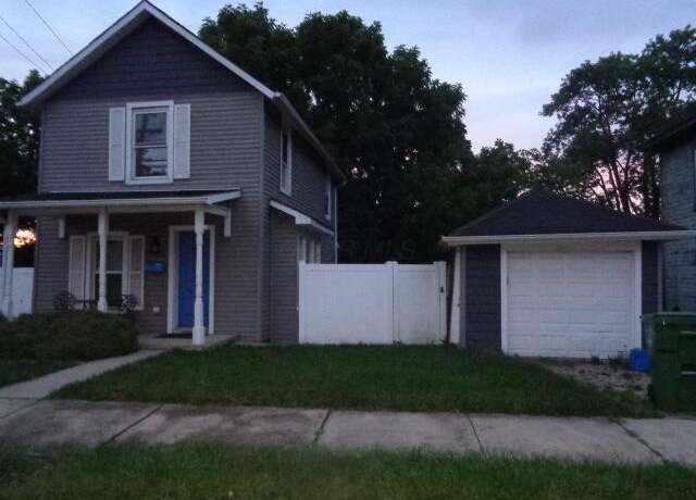 Property at 312 W William St, Delaware, OH 43015, 2 beds, 1.5 baths