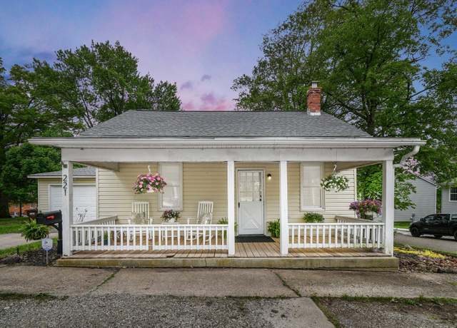 Property at 221 W Mulberry St, Baltimore, OH 43105, 3 beds, 2 baths