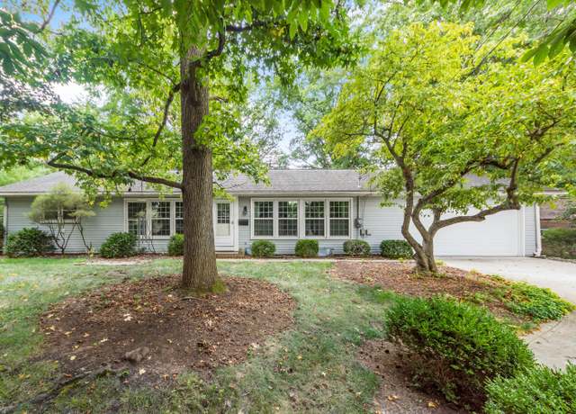 Property at 453 Fairlawn Dr, Columbus, OH 43214, 3 beds, 2.5 baths