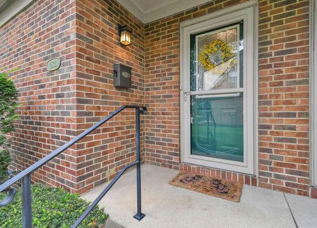 Photo of 1533 Sandringham Ct, Columbus, OH 43220