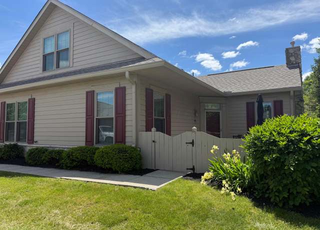 Photo of 8866 Linksway Dr, Powell, OH 43065