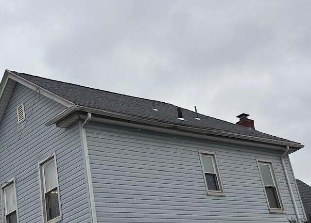 Property at 305 E Innis Ave, Columbus, OH 43207, 2 beds, 1.5 baths
