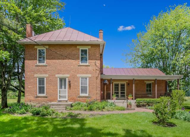 Property at 13535 Vans Valley Rd, Galena, OH 43021, 5 beds, 2 baths