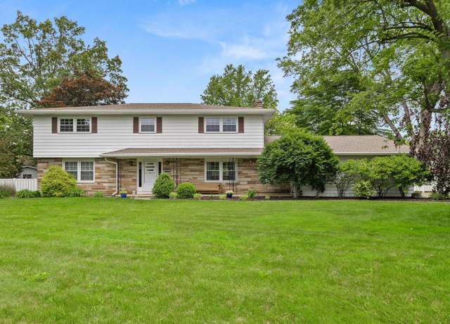 Property at 750 Vicksburg Dr, Mansfield, OH 44904, 5 beds, 2.5 baths