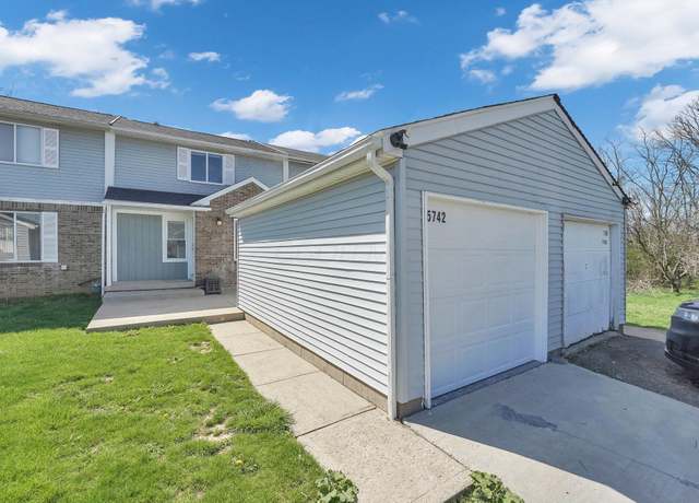 Property at 5742 Vestry Ct, Galloway, OH 43119, 2 beds, 1.5 baths