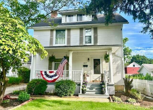 Property at 15 Charles St, Newark, OH 43055, 4 beds, 1.5 baths