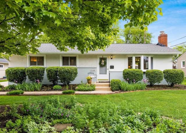 Property at 2306 Eastcleft Dr, Upper Arlington, OH 43221, 3 beds, 2.5 baths