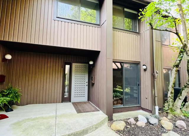 Property at 691 Tall Oaks Ct, Newark, OH 43055, 3 beds, 2.5 baths
