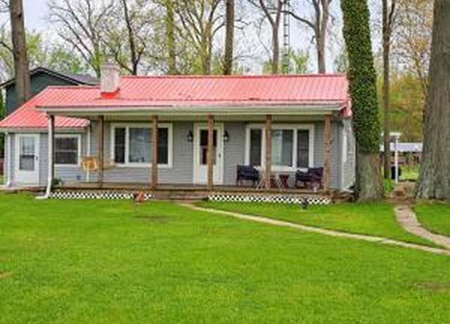 Property at 3 Walnut St, Belle Center, OH 43310, 3 beds, 1 bath