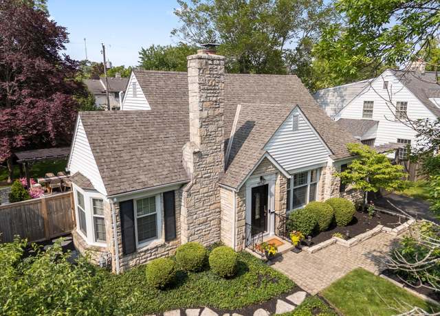 Photo of 1572 Barrington Rd, Upper Arlington, OH 43221