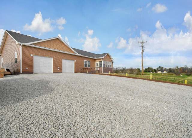 Property at 43 Mt Zion Rd NW, Lancaster, OH 43130, 3 beds, 2.5 baths