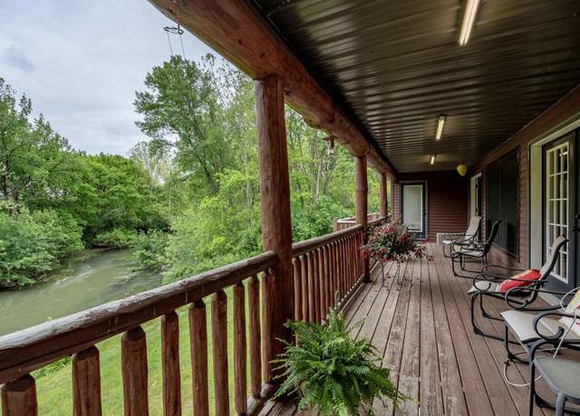 Property at 6213 Stafford Rd SW, Washington Court House, OH 43160, 5 beds, 3 baths