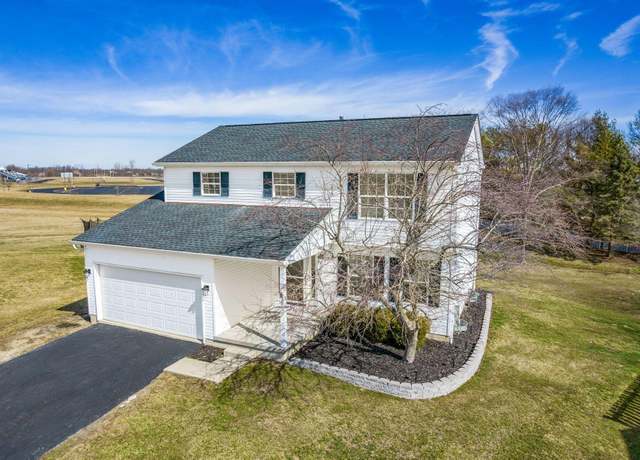 Property at 237 Peters Run Ct, Commercial Point, OH 43116, 4 beds, 2.5 baths