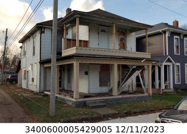 Property at 821 W Columbia St, Springfield, OH 45504, 6 beds, 2 baths