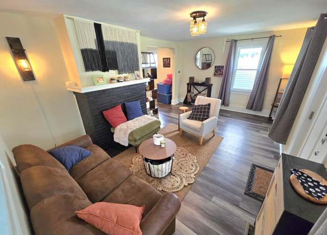 Property at 690 E Kossuth St, Columbus, OH 43206, 3 beds, 1.5 baths