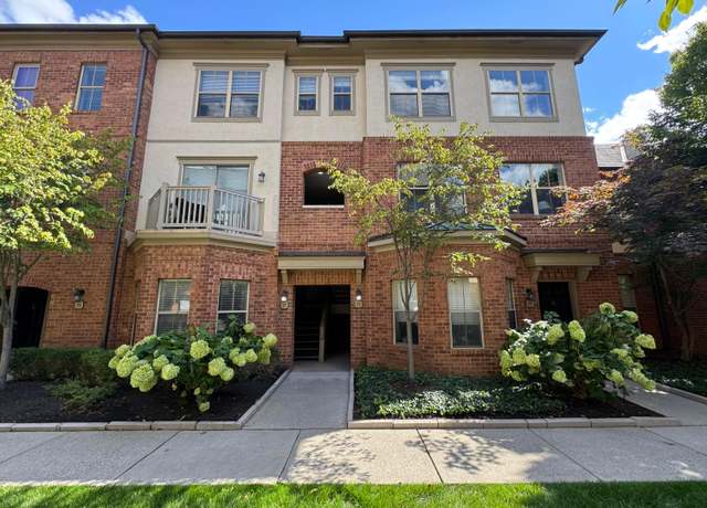 Property at 29 Victorian Gate Way, Columbus, OH 43215, 2 beds, 2.5 baths