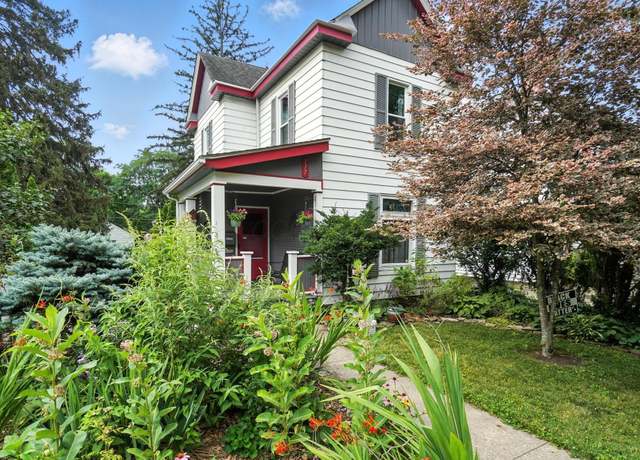 Property at 117 W Como Ave, Columbus, OH 43202, 3 beds, 2 baths
