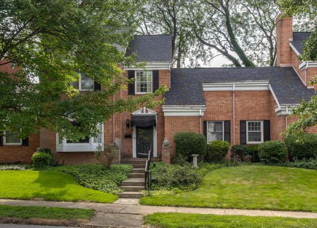 Property at 409 N High St, Lancaster, OH 43130, 2 beds, 2.5 baths