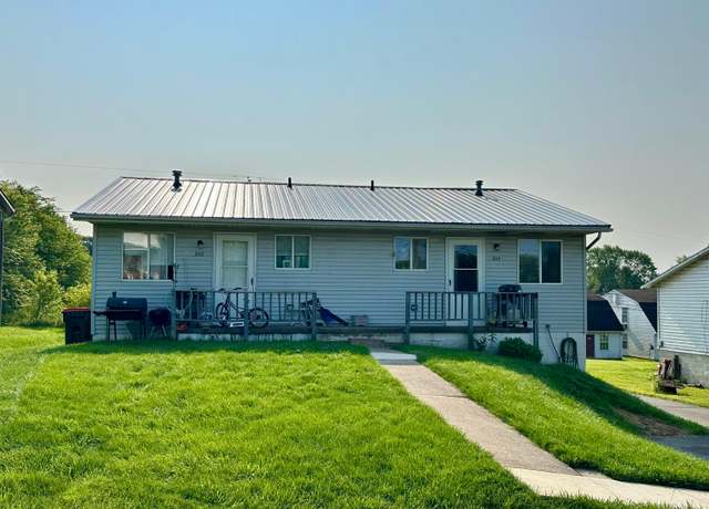Property at 304 Montgomery Ave, Newark, OH 43055, 4 beds