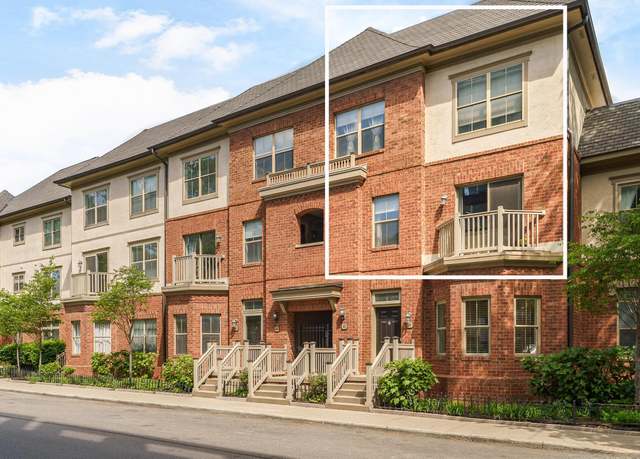 Property at 42 W Russell St, Columbus, OH 43215, 2 beds, 2.5 baths