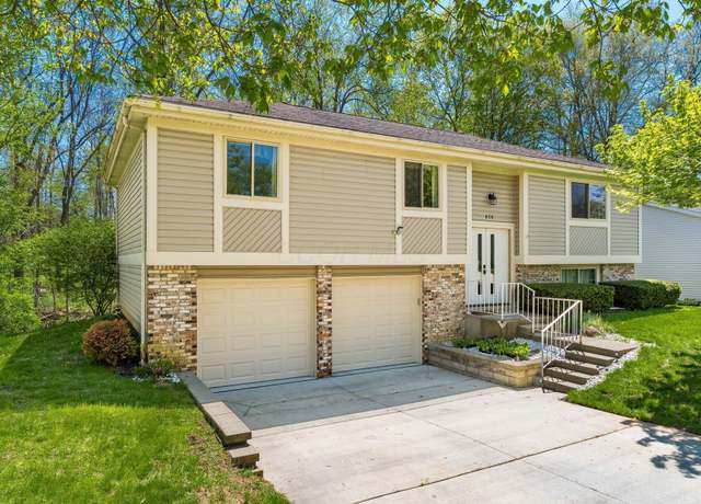 Property at 414 Doverwood Dr, Reynoldsburg, OH 43068, 3 beds, 2 baths