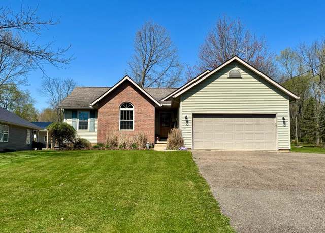 Property at 3171 Apple Valley Dr, Howard, OH 43028, 5 beds, 3 baths