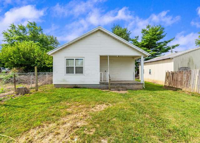 Property at 373 Walnut St, Circleville, OH 43113, 2 beds, 1 bath