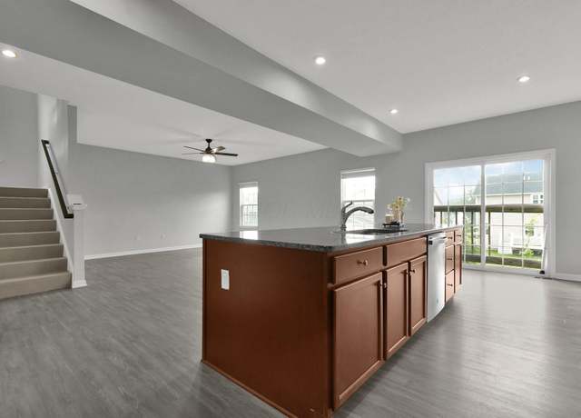Property at 205 Arlington Dr, Pickerington, OH 43147, 4 beds, 3.5 baths
