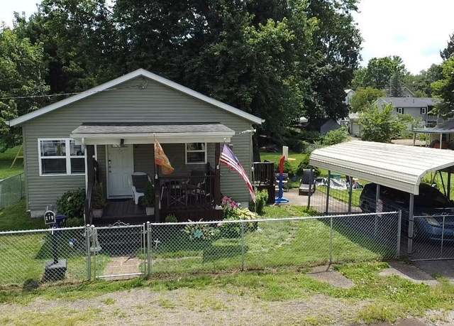 Property at 210 W Clark St, Lancaster, OH 43130, 2 beds, 1 bath