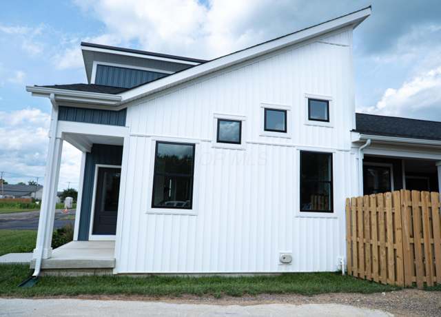 Property at 2485 Mallard Point Ln, Millersport, OH 43046, 3 beds, 2.5 baths