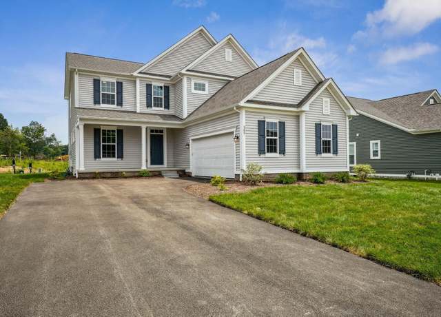 Property at 305 Reign Way, Pataskala, OH 43062, 4 beds, 2.5 baths