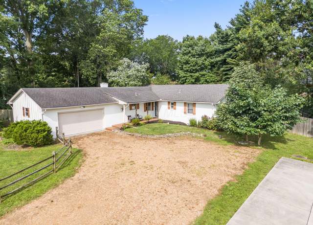 Property at 471 N Center St, Pickerington, OH 43147, 3 beds, 2 baths