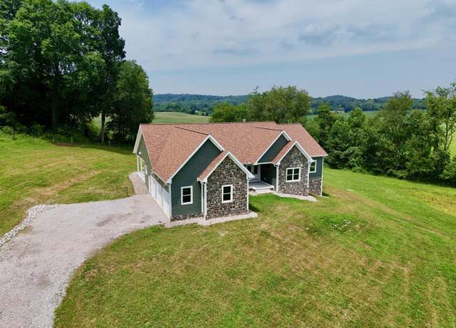 Property at 3597 Country Club Rd SW, Lancaster, OH 43130, 4 beds, 2.5 baths