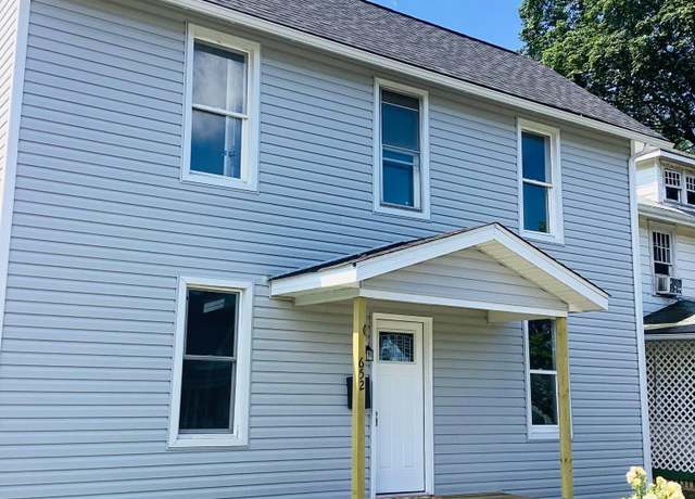 Property at 652 E 6th Ave, Lancaster, OH 43130, 3 beds, 2 baths