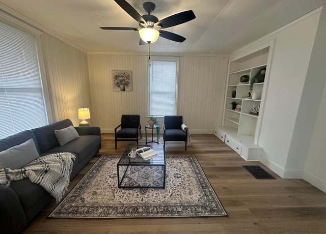 Property at 156 W High St, Circleville, OH 43113, 4 beds, 2 baths