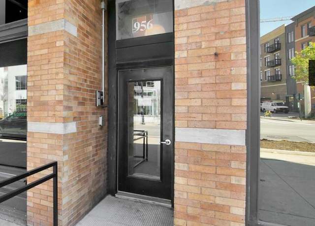 Property at 956 N High St Unit 2W, Columbus, OH 43201, 1 bed, 1 bath