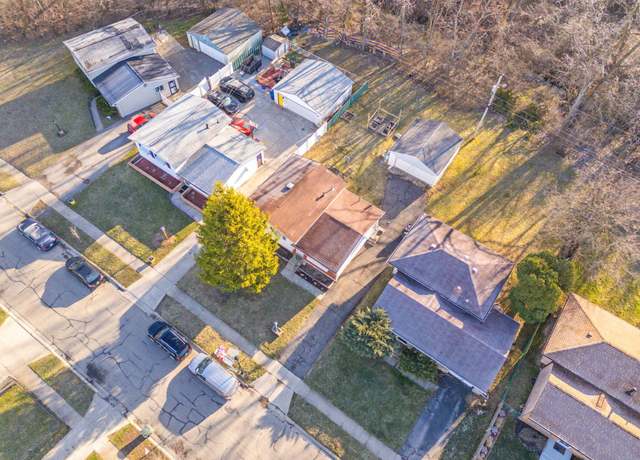 Property at 1664 Deporres Dr, Columbus, OH 43219, 3 beds, 1.5 baths