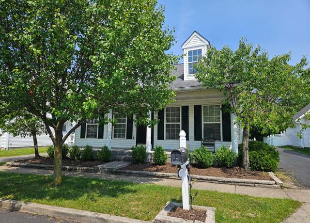Property at 2432 Lyncross St, Grove City, OH 43123, 3 beds, 2.5 baths