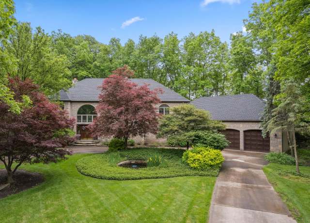 Property at 8039 Crossgate Ct S, Dublin, OH 43017, 4 beds, 3.5 baths