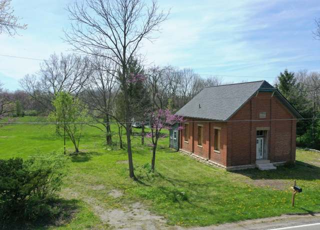 Property at 2263 Amity Rd, Hilliard, OH 43026, 2 beds, 1.5 baths