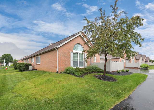 Photo of 4910 Meadow Run Dr, Hilliard, OH 43026