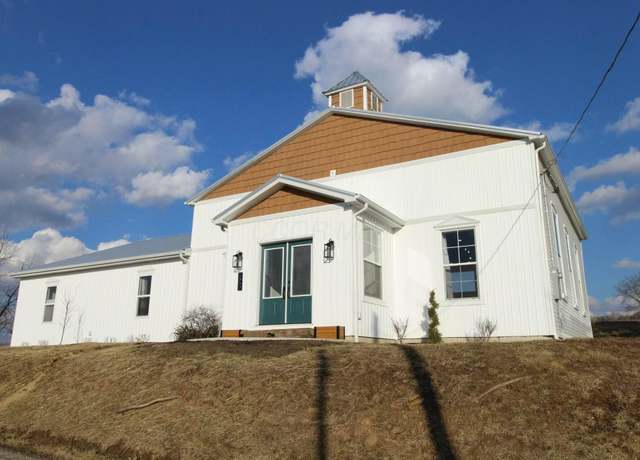 Property at 2552 Clearcreek Rd SW, Lancaster, OH 43130, 4 beds, 3 baths