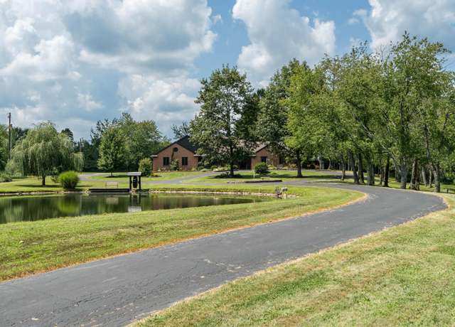 Property at 4170 Outville Rd, Granville, OH 43023, 4 beds, 3.5 baths