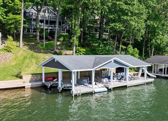 Property at 657 King Beach Dr, Howard, OH 43028, 4 beds, 3.5 baths
